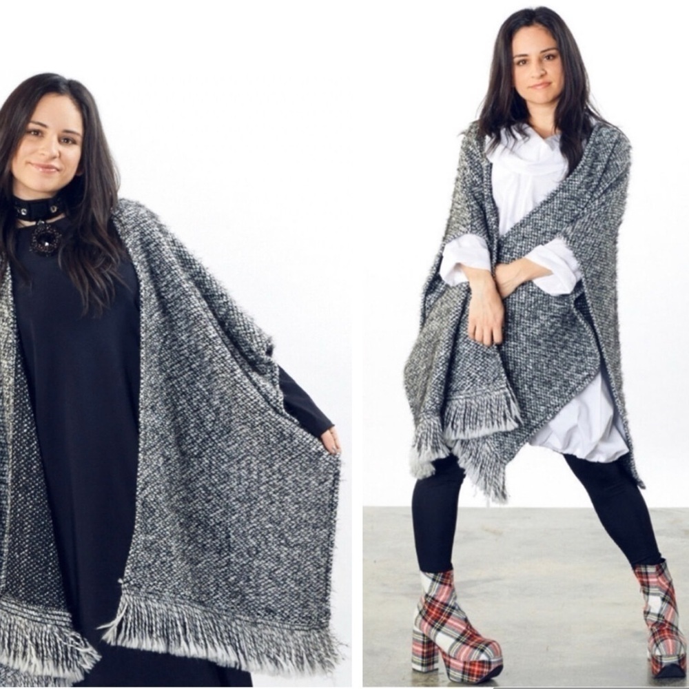 NWT Bryn Walker Women's Black & White Tweed Fringed Hemline Wrap Poncho size S - Picture 13 of 13